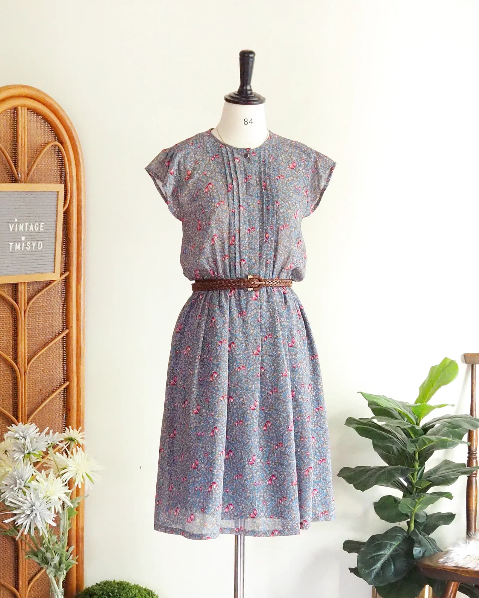 Vintage floral and leaf print dress in muted teal