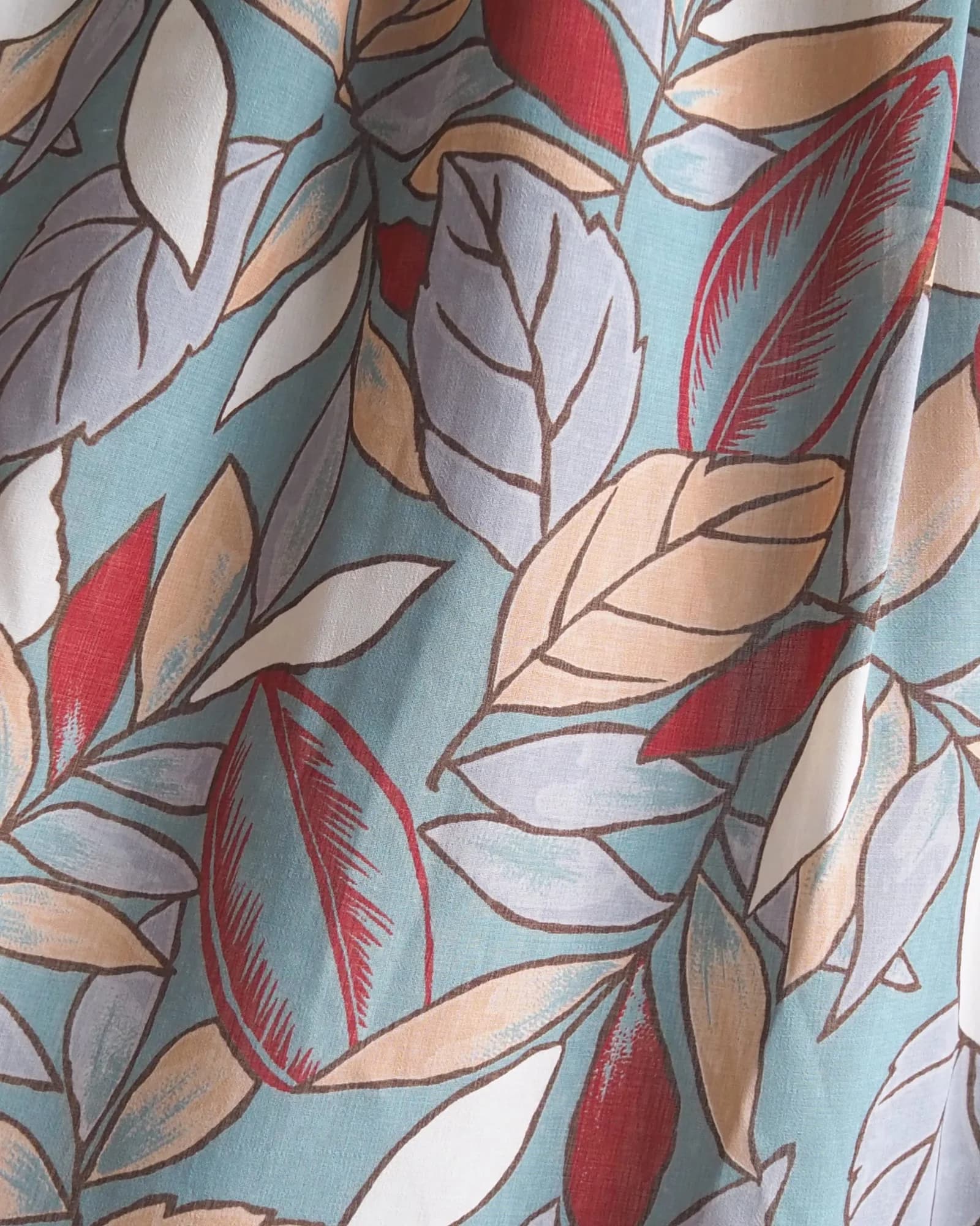 เดรสวินเทจ สีเขียว sage green ลายใบไม้สีแนวเอิร์ธโทน