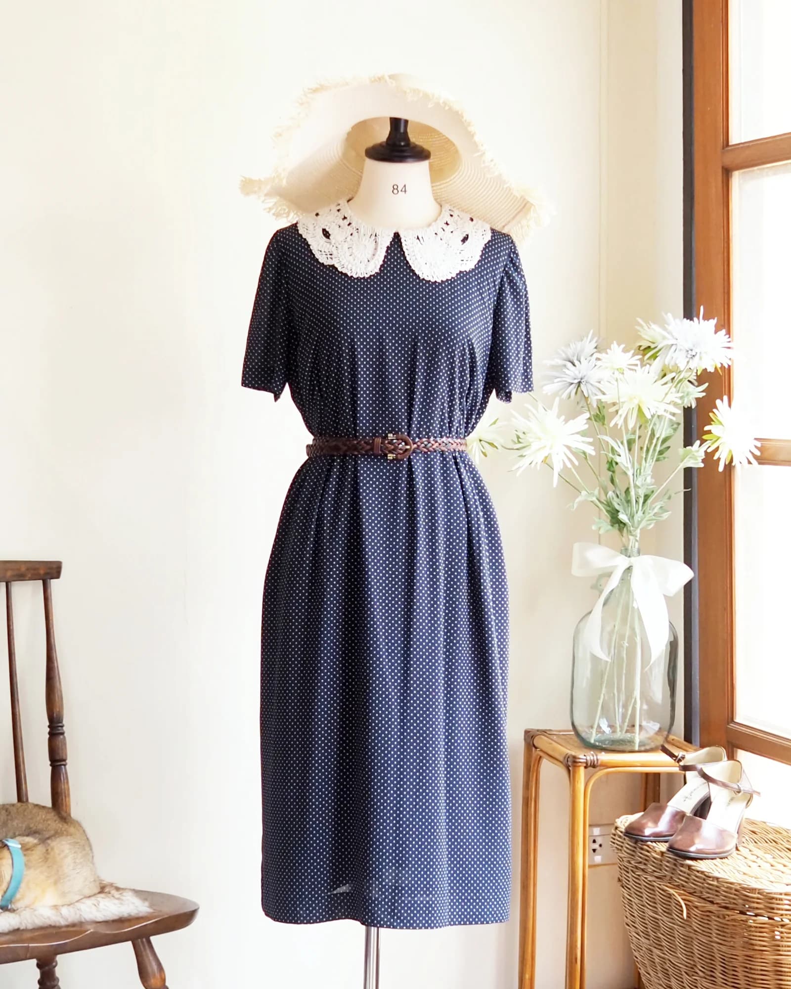 Vintage loose-fit polka dot dress in deep navy with vintage lace collar